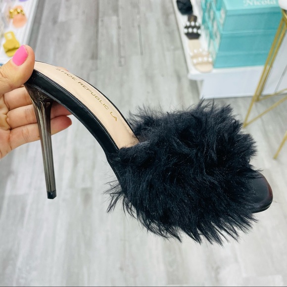 Black fur high heel - Picture 2 of 4